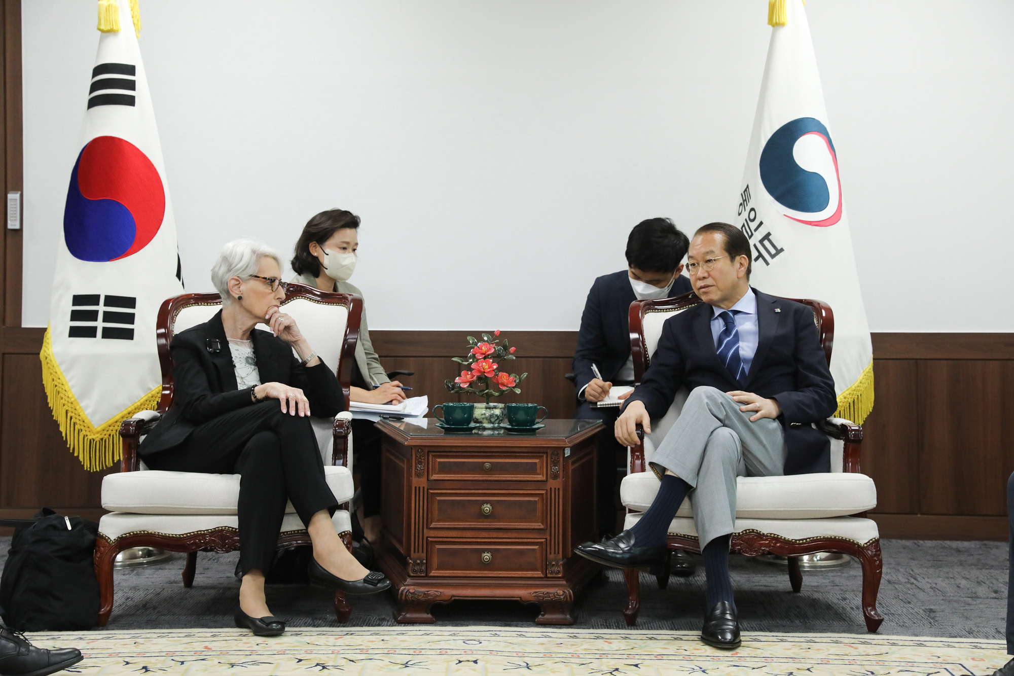 Unification Minister Kwon Youngse Meets with U.S. Deputy Secretary of State Wendy R. Sherman