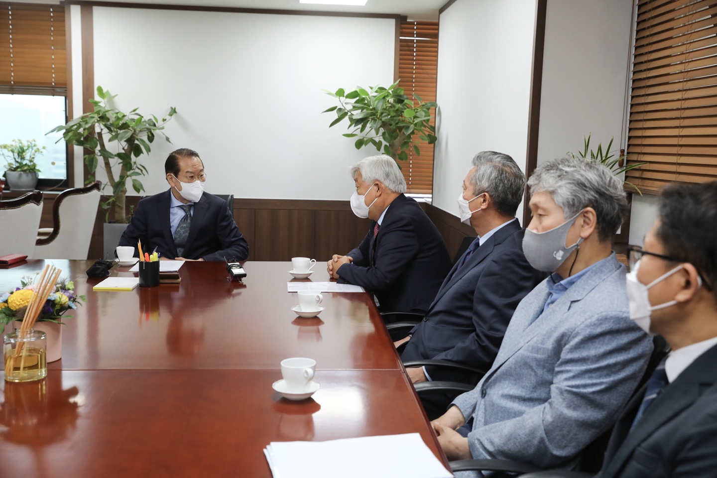 Unification Minister Kwon Youngse Meets with the Korea NGO Council for Cooperation with North Korea