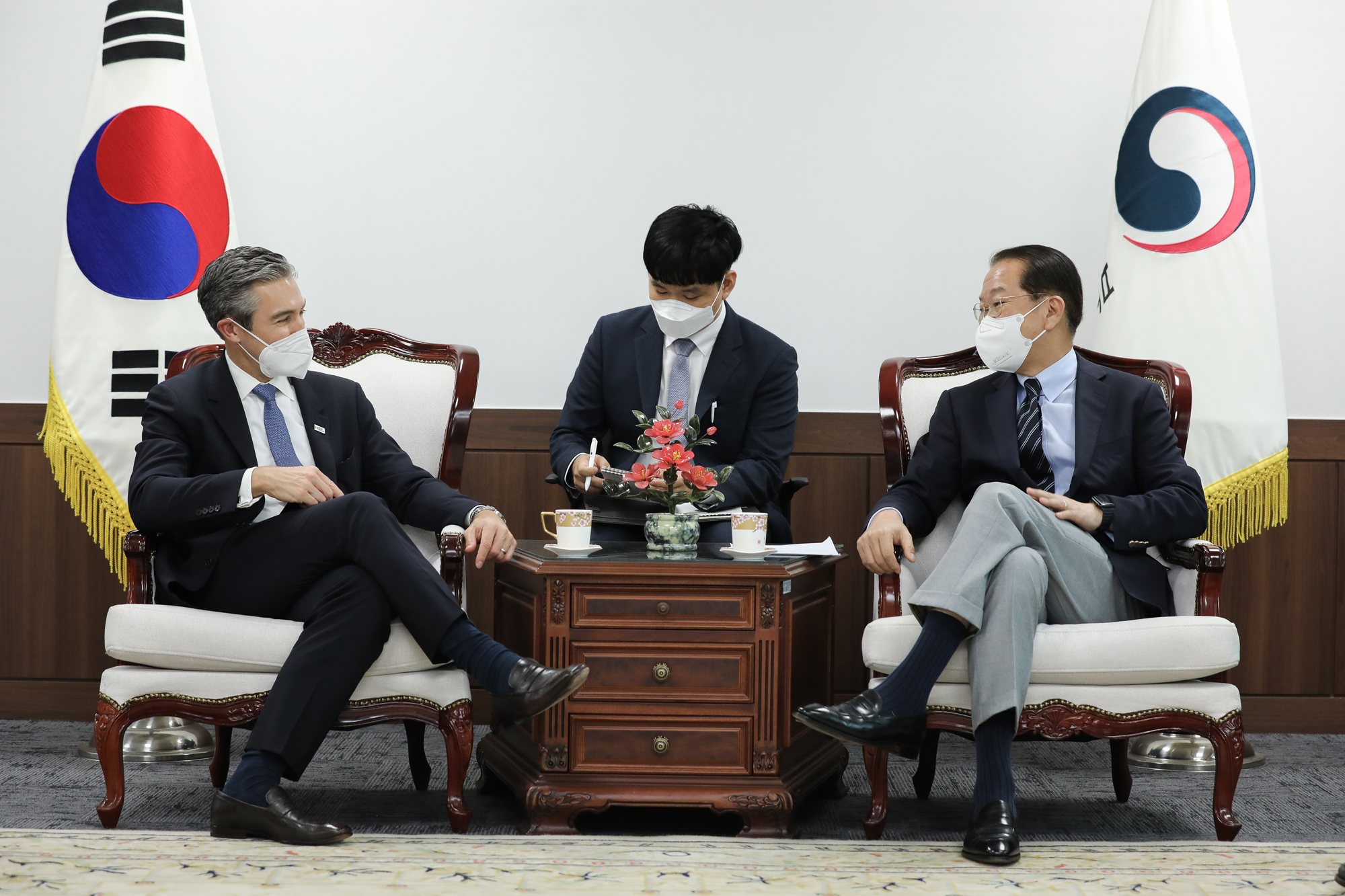 Unification Minister Kwon Youngse Meets President Damon Wilson of the NED