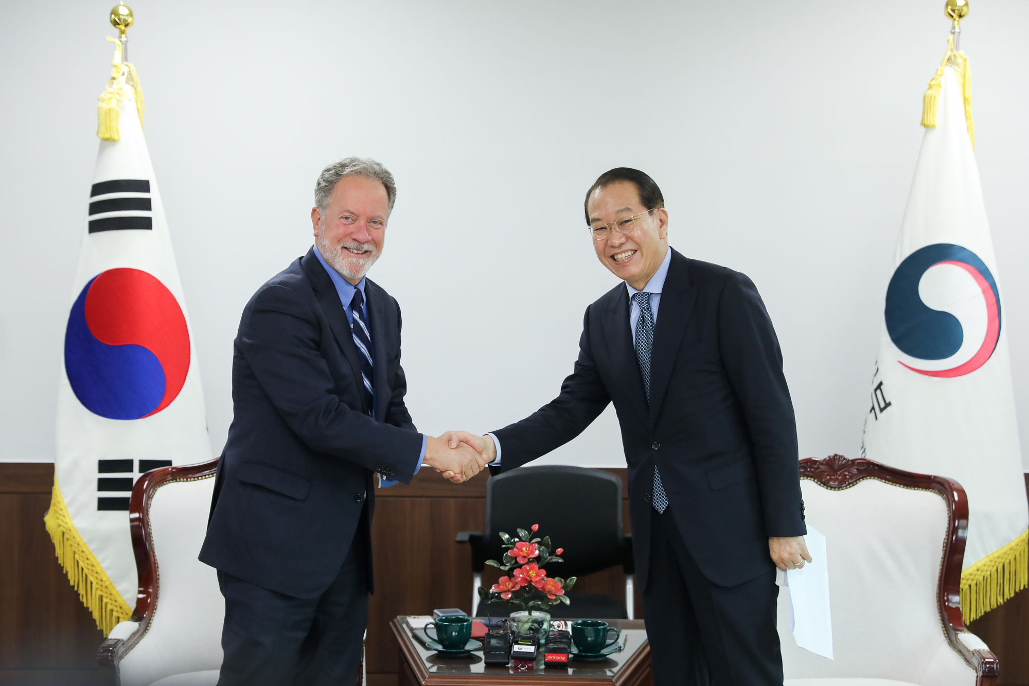 Minister Kwon Youngse Meets with WFP Executive Director David Beasley