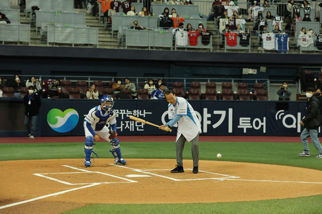 Unification Minister Kwon Young-se Participated in the 2022 Add Hope Charity Baseball Tournament