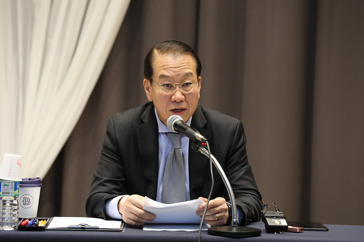 Unification Minister Kwon Youngse made the introductory remarks in a meeting with the press corps.