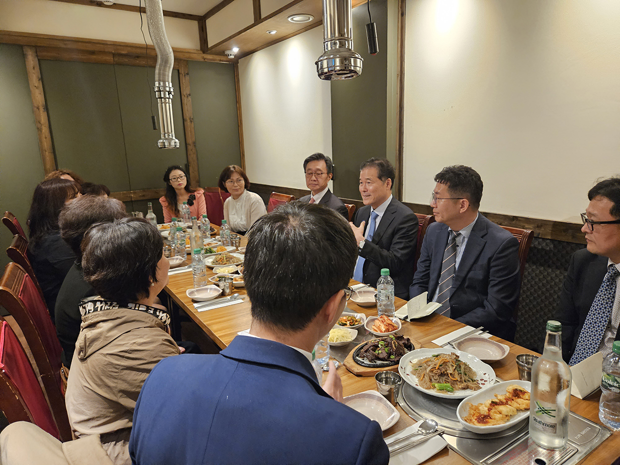 Minister Kim Yung Ho visits the UK and Germany image03