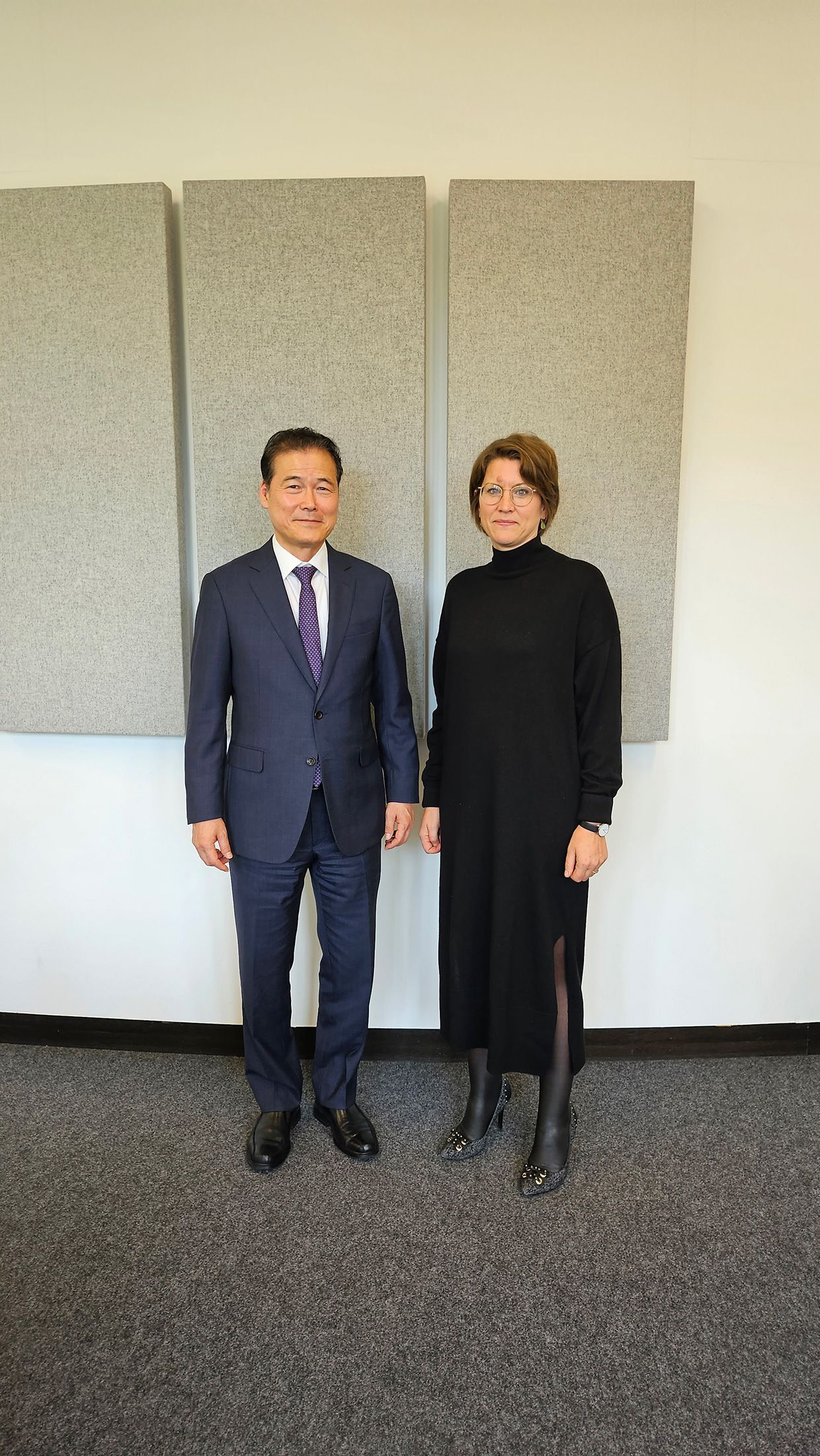 Minister Kim Yung Ho visits the UK and Germany image02