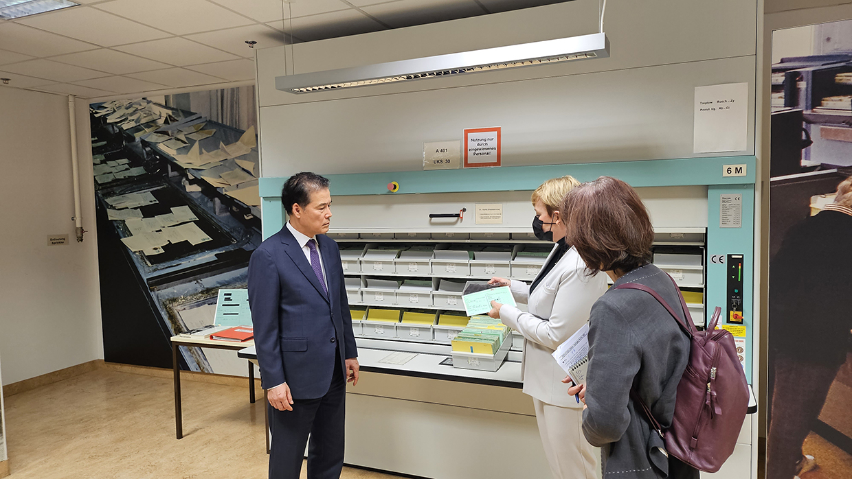 Minister Kim Yung Ho visits the UK and Germany image05
