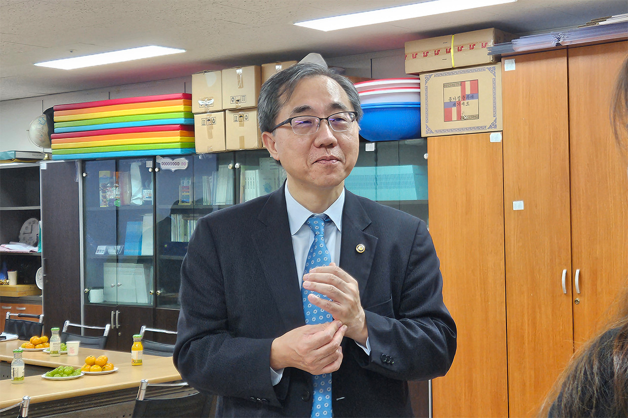 Vice Minister Moon Seoung-hyun visits the North Seoul Hana Center image01