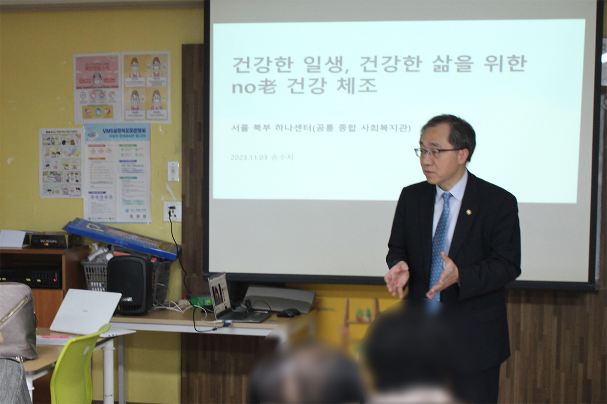 Vice Minister Moon Seoung-hyun visits the North Seoul Hana Center image02