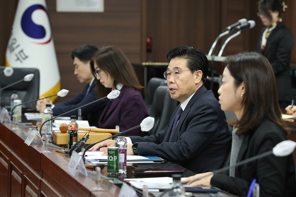 Vice Minister Moon Seoung-hyun delivers congratulatory remarks at a seminar of the Korean War Abductees’ Family Union on behalf of Minister Kim image01