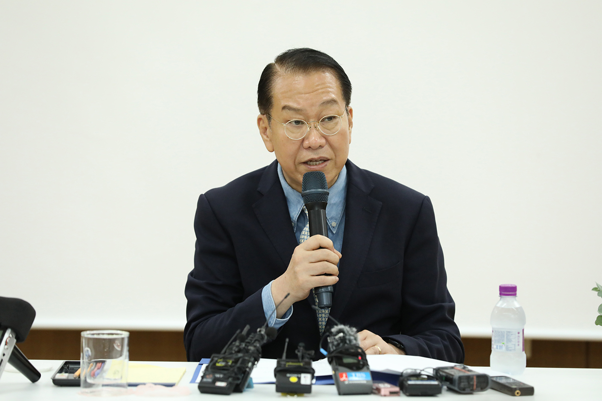 Minister Kwon Youngse attends a press conference at Hanawon to mark the 24th anniversary of the center’s opening