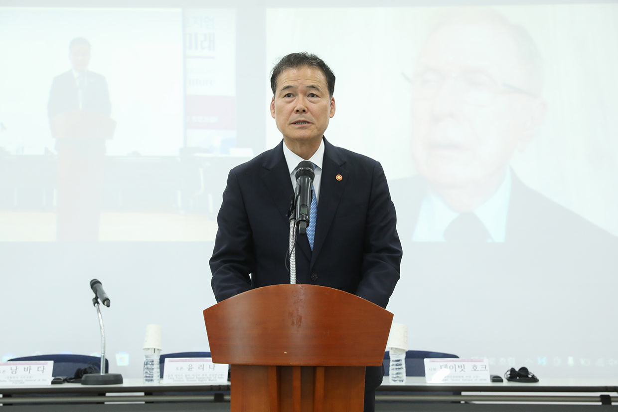 Minister Kim Yung Ho delivers congratulatory remarks at an international symposium to celebrate the 10th anniversary of the UN COI on Human Rights in North Korea image 01