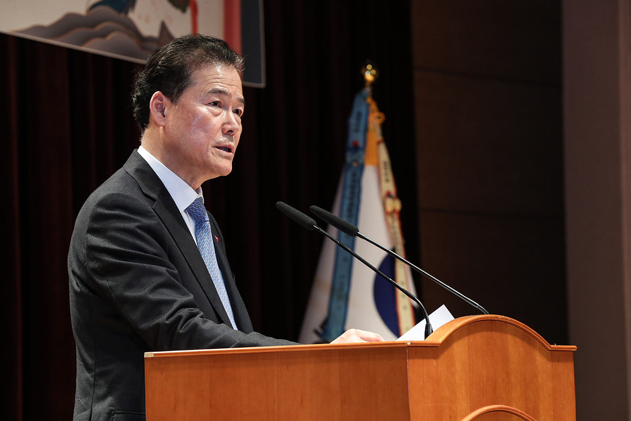 Unification Minister Kim Yung Ho delivers a New Year’s message during a ceremony marking the start of work in 2024 image03